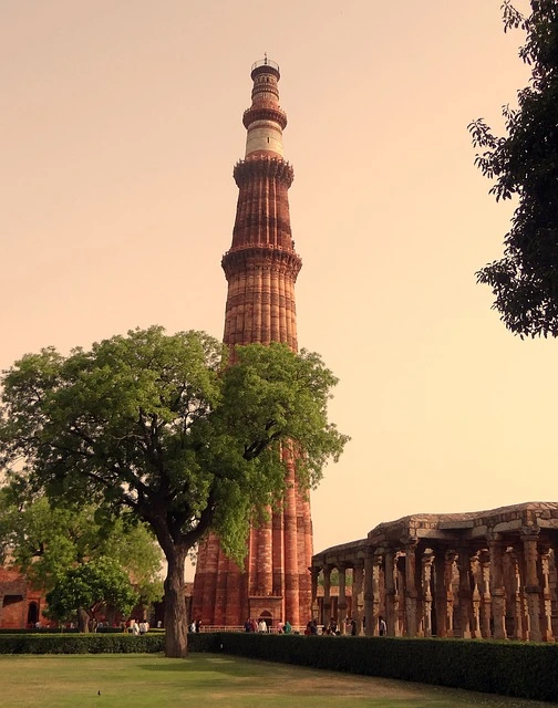 Qutub Minar - Timings & Entry Fee | India Bites